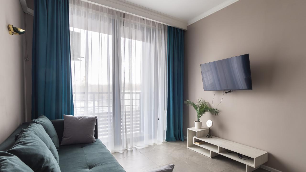 Real photos of MiraApartments on Bolshaya Filevskaya 3k1 street