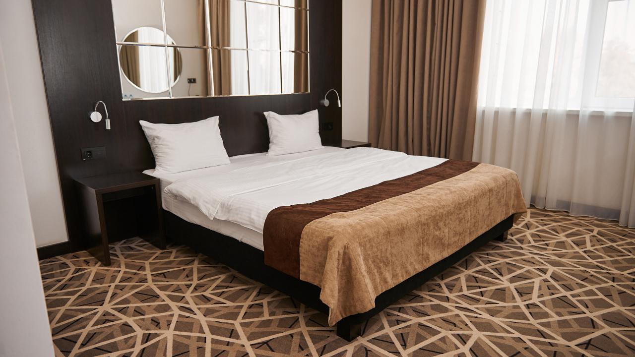 Real photos of Hollywood De Luxe (Hollywood De Luxe)