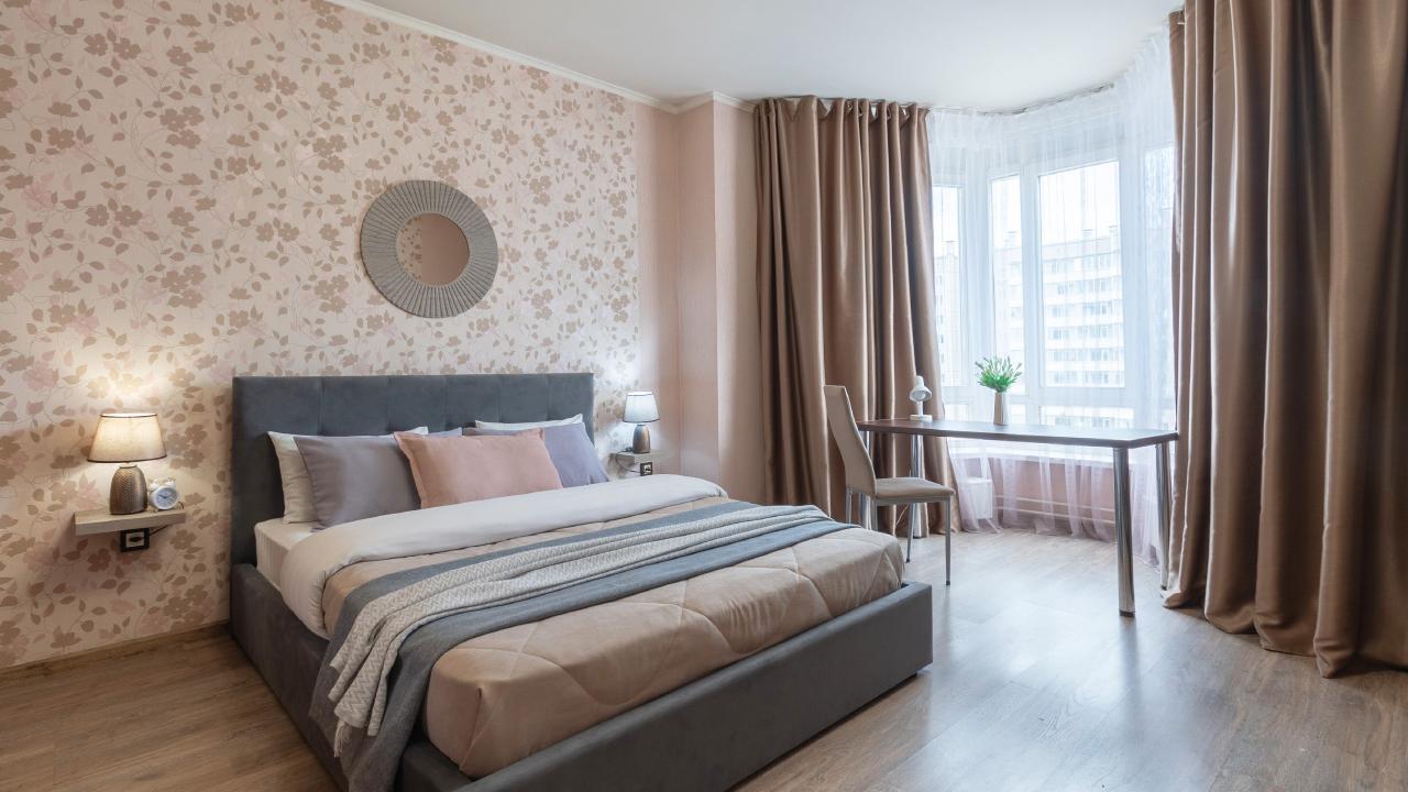 Real photos of Five stars on Alekseeva street 93