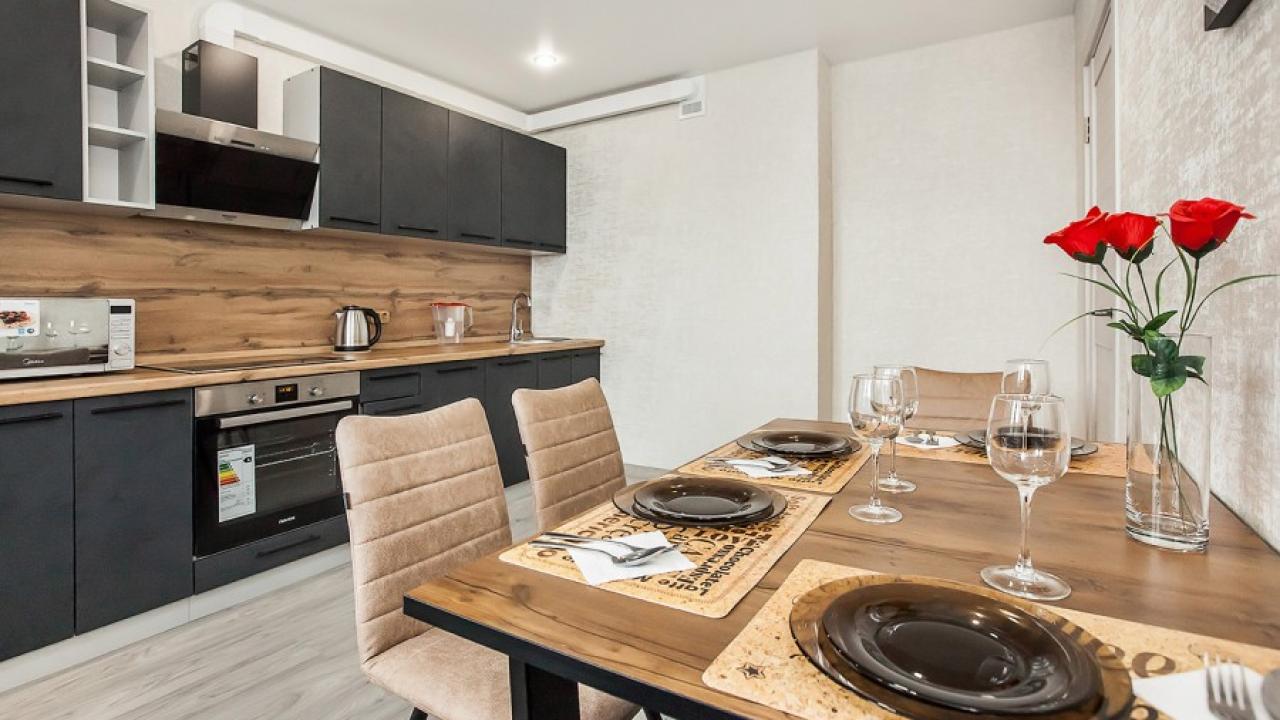 Real photos of EasyRent on Revolyutsionnaya 13A Street
