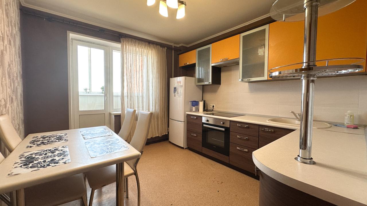 Real photos of EasyRent on 106 Alexander Kudashev Street