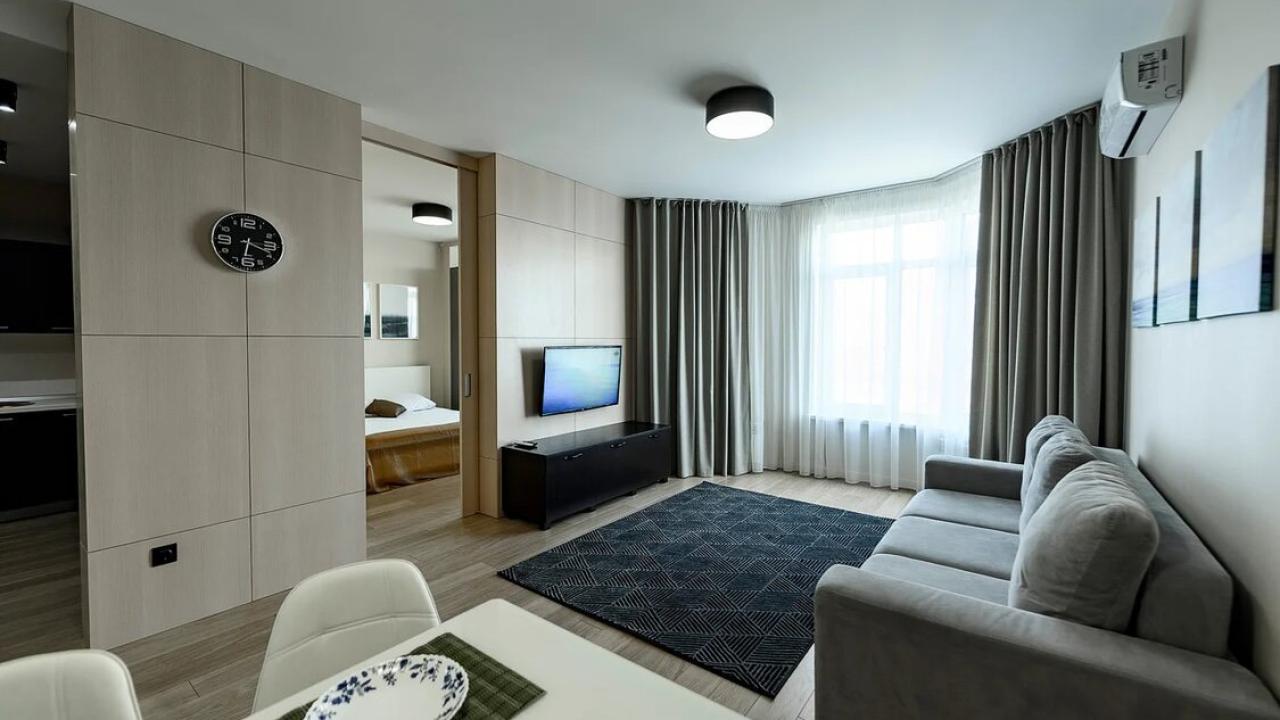 Real photos of 1-room apartment from the company Home Hotel on 51/1 Chkalova Street