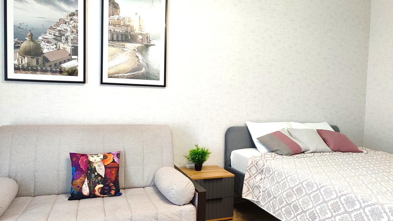 Real photos of Emily in Leningradsky residential complex