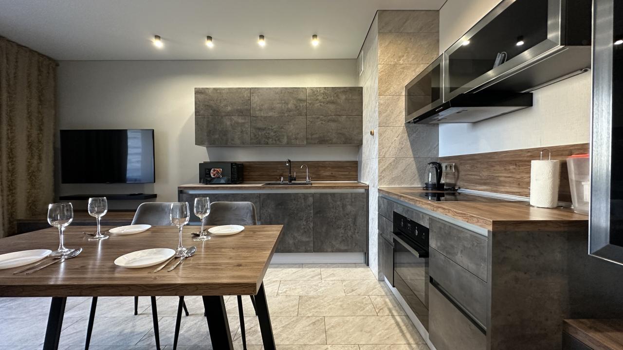 Real photos of EasyRent on 57 Primorsky Boulevard