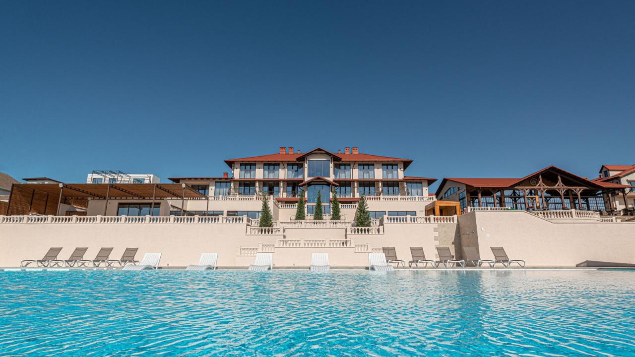 Real photos of Chateau Pinot