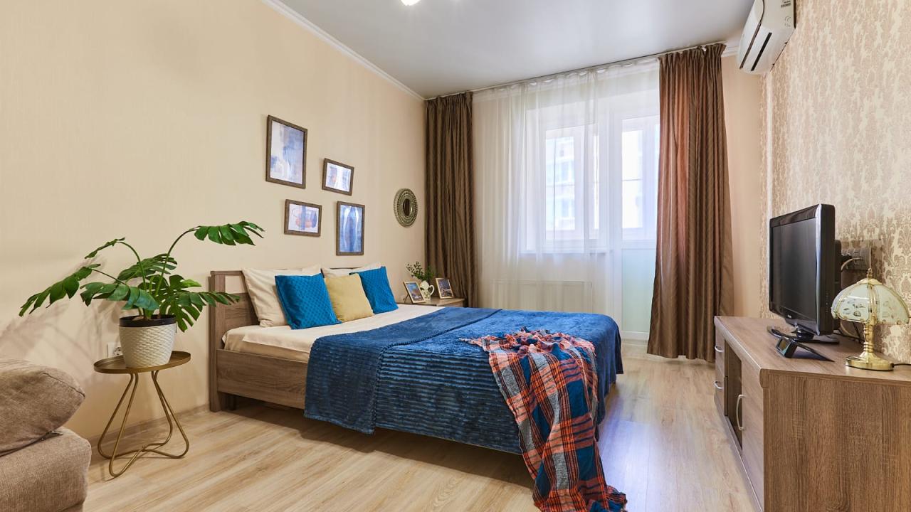 Real photos of A-HOME apartment on Zapolyarnaya Street