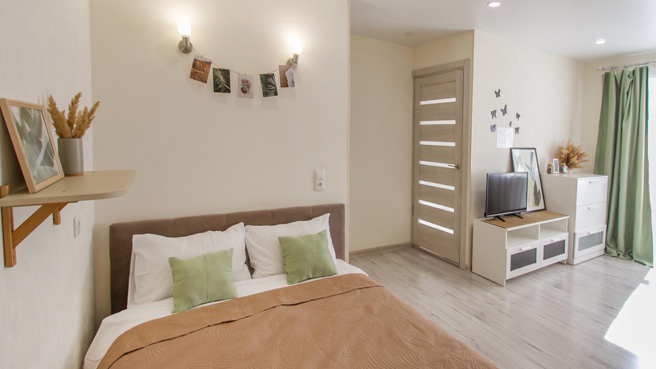 Real photos of Sunny apartment in the center "Nice Garden"