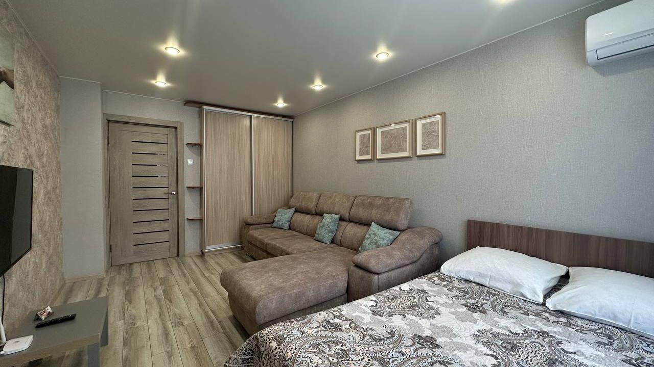 Real photos of EasyRent on 68 Leningradskaya Street