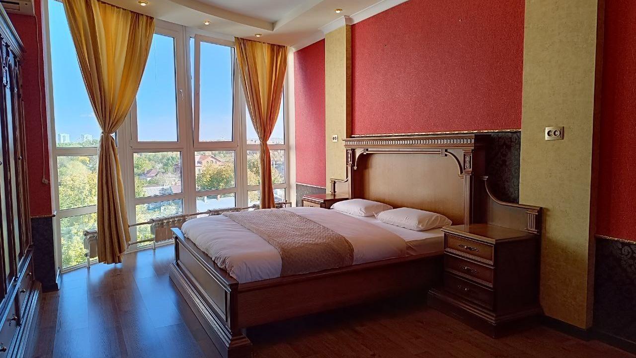 Real photos of Apartments on Orangereynaya street 22/2