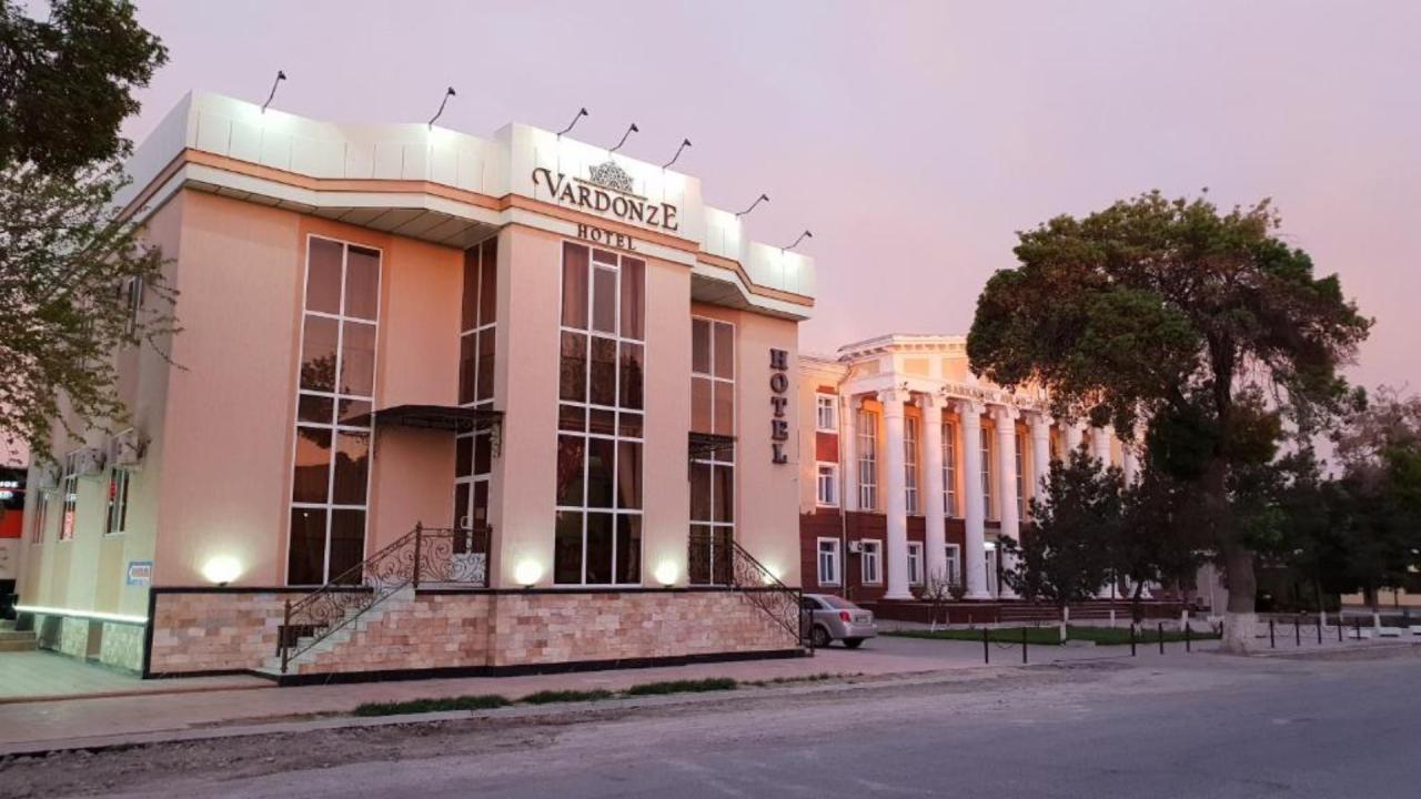 Real photos of Vardonze