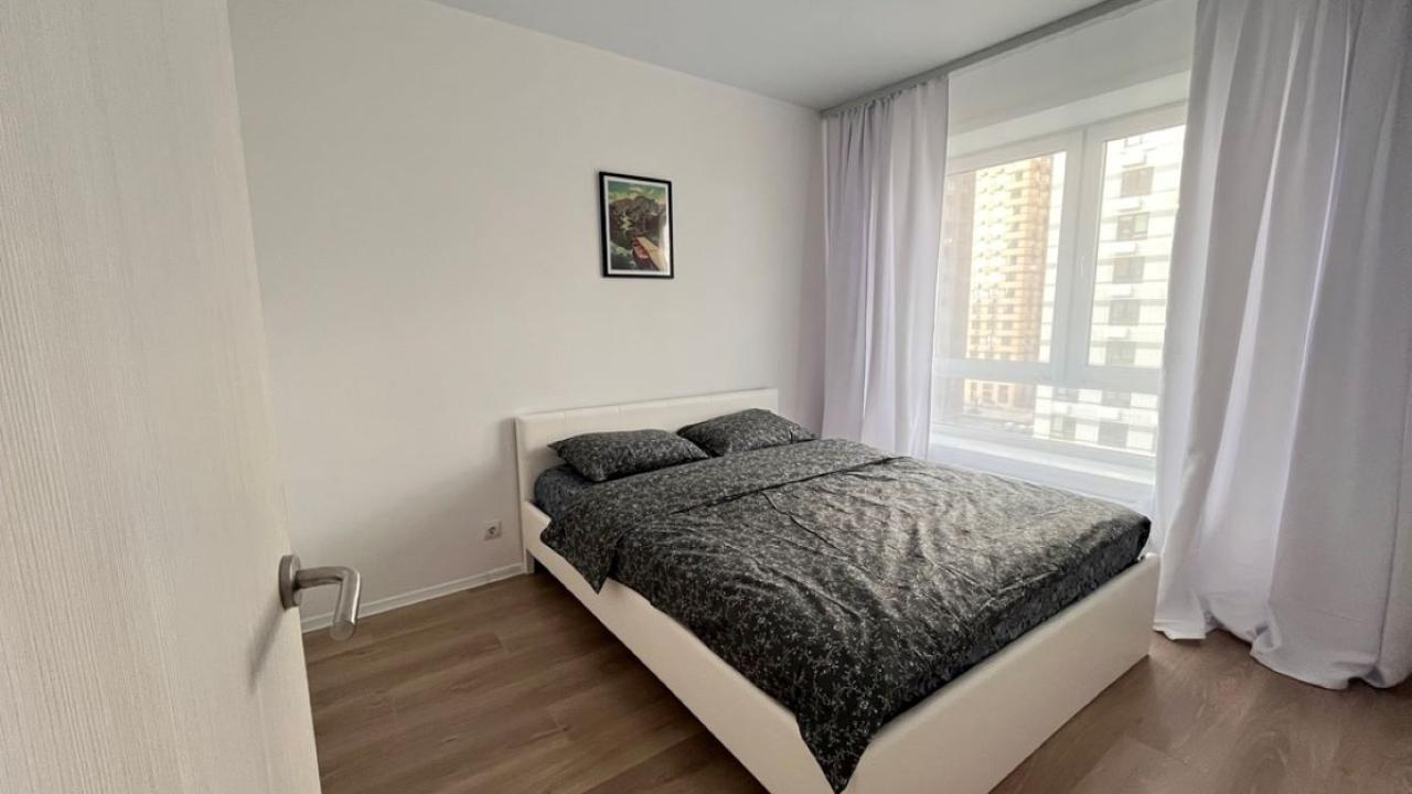 Реальные фото RentMe 24 (РентМи) на улице Александры Монаховой 87 корпус 6