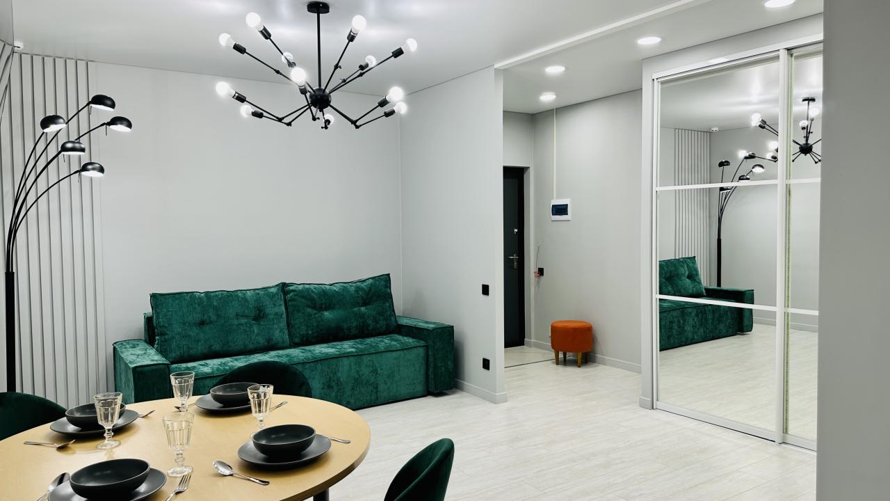 Real photos of UNIQUE APARTMENT on Michurin near the Park of Angels
