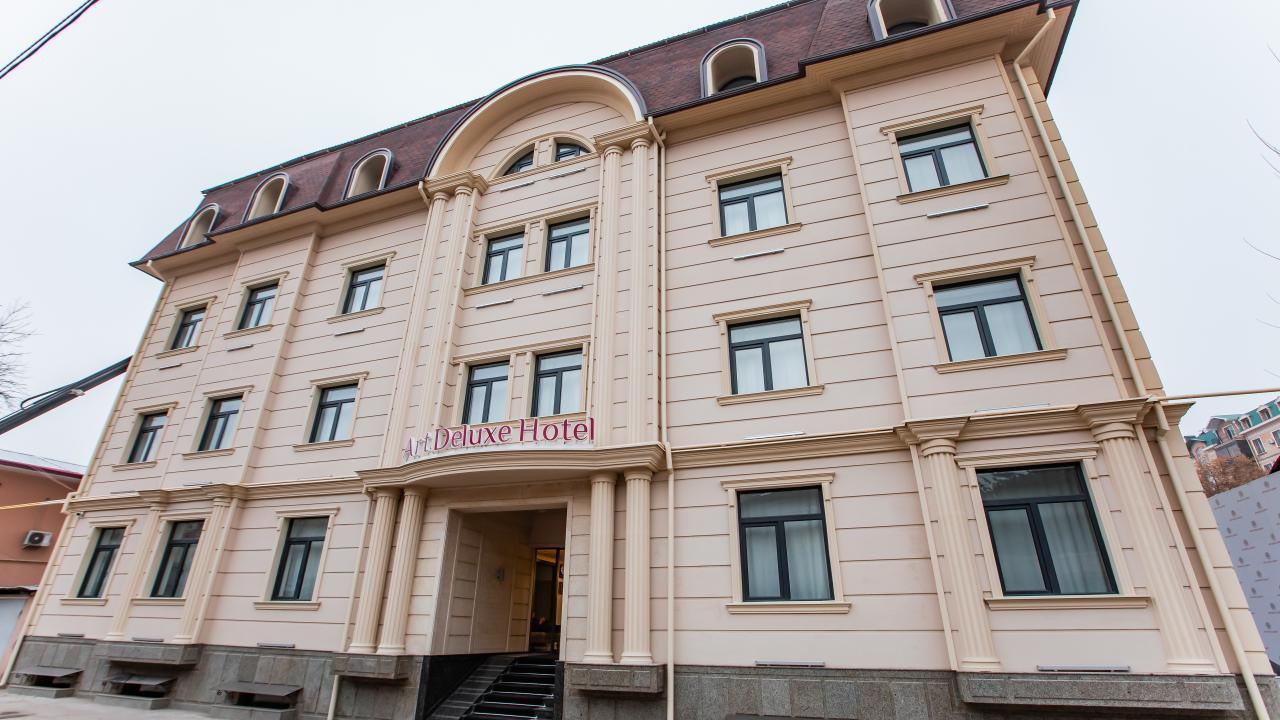 Real photos of Art Deluxe Hotel
