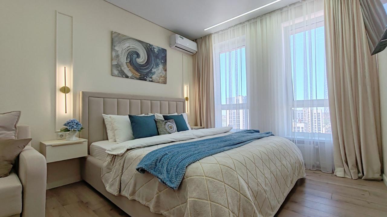 Real photos of Luxury apartment in residential complex Quarters 17/77