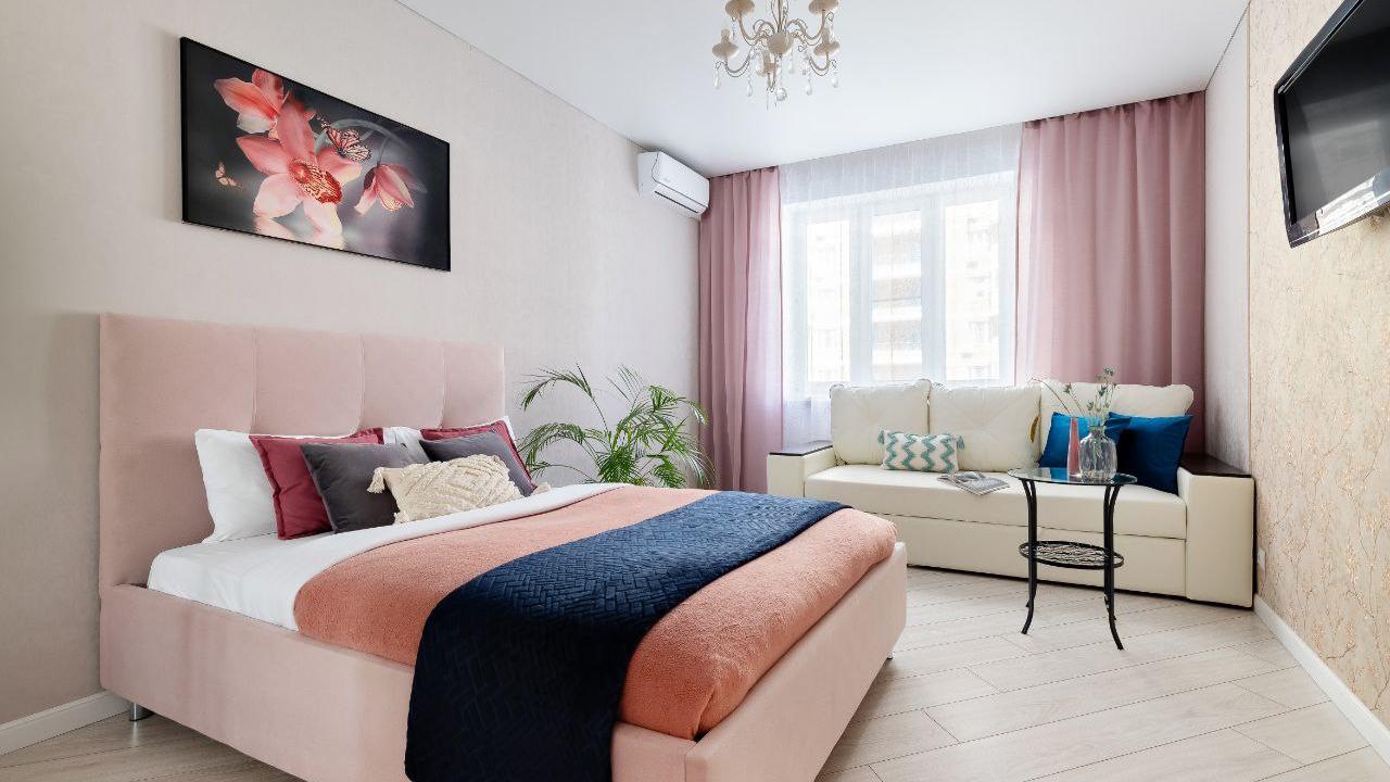 Real photos of Apartments on Gidrostroiteley Street 62 building 1