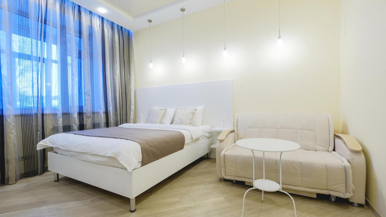 Real photos of Petrovsky Apartments on Kartashova Street