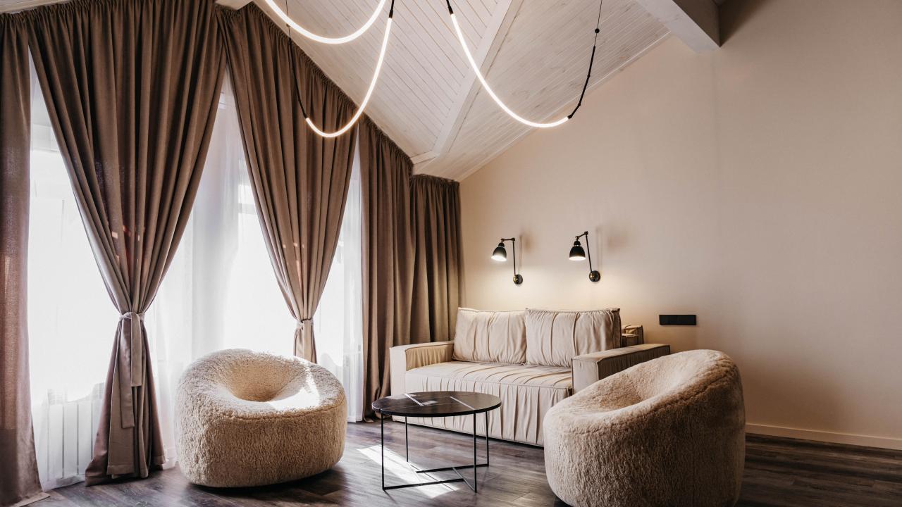 Real photos of Echo of the Mountains apartments on Zelenaya Street 14
