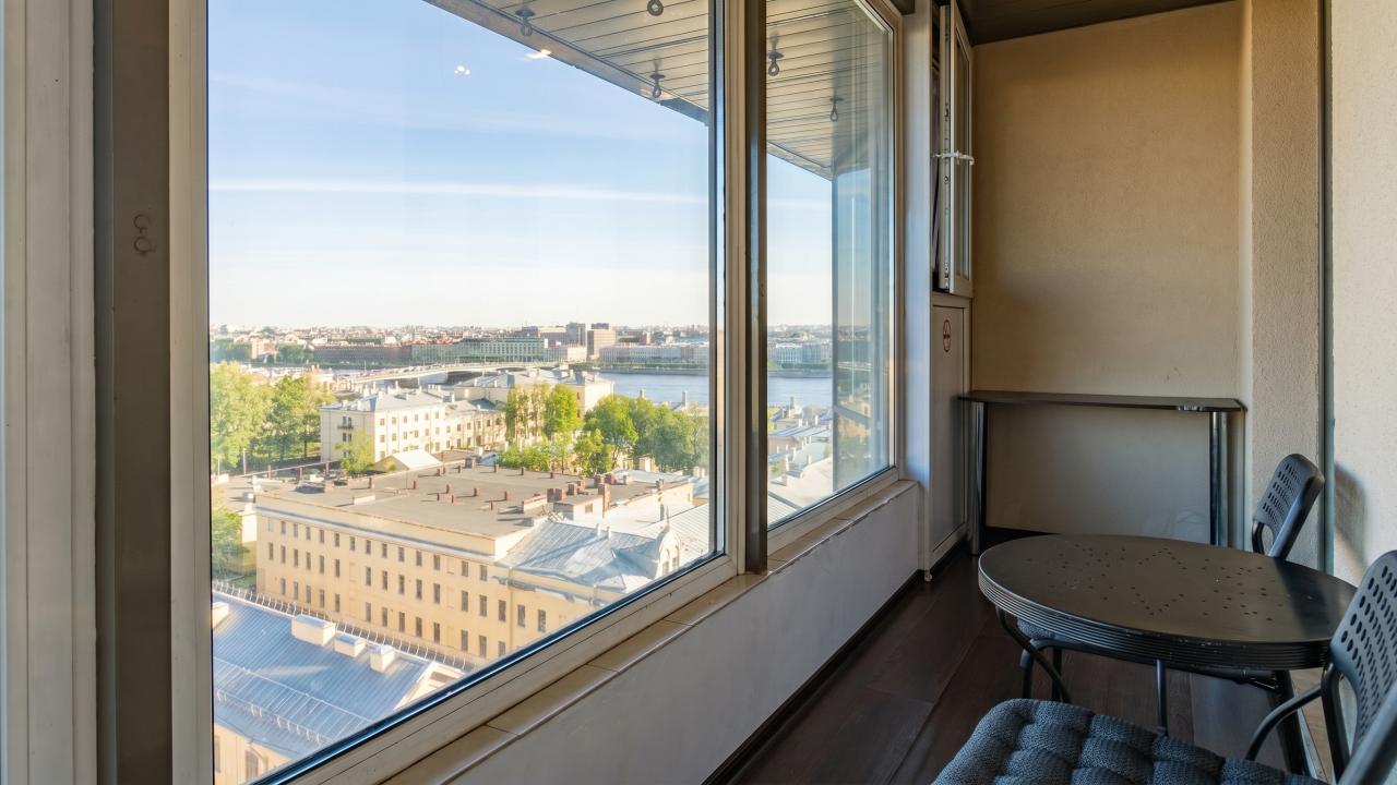 Real photos of Sutki Rent (Rent Day) at the Neva