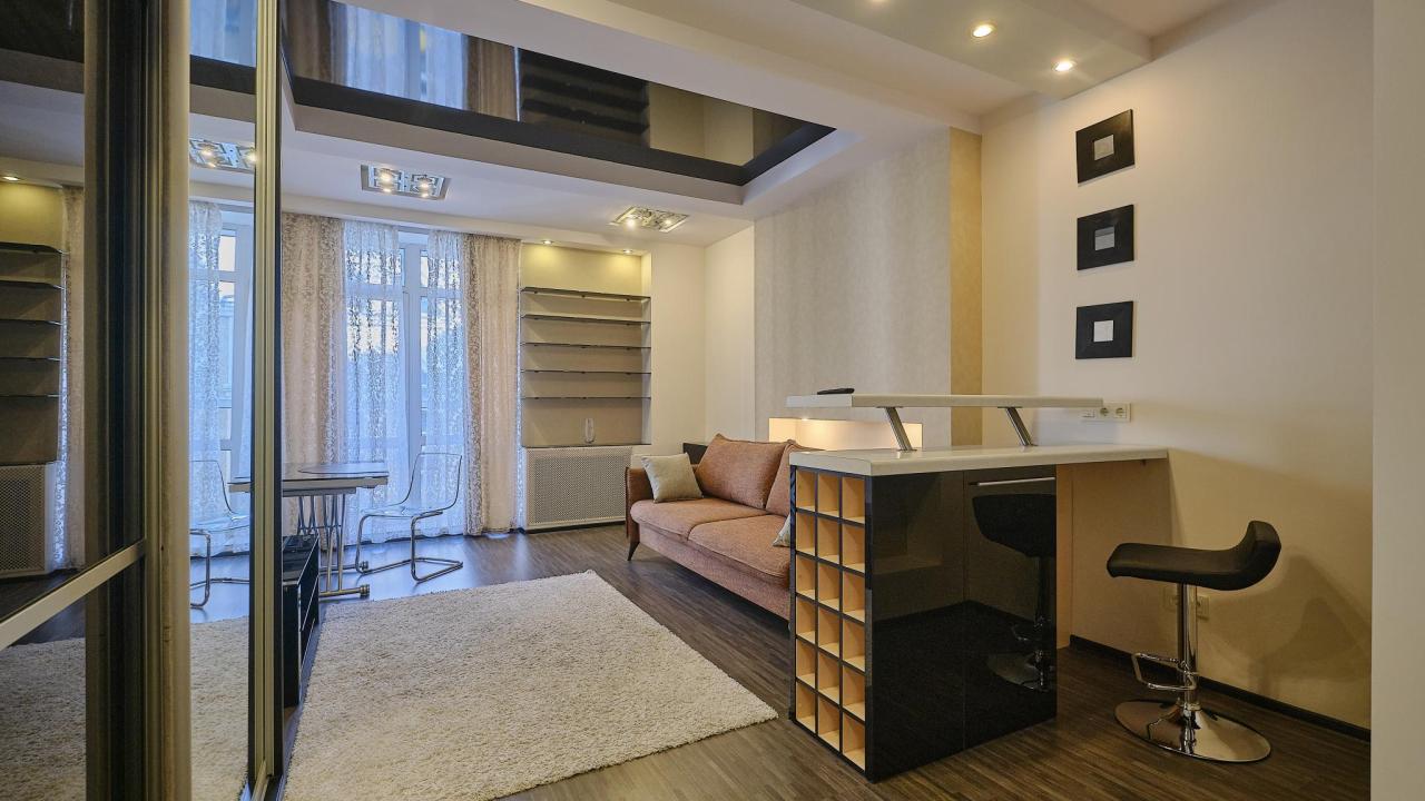 Real photos of Petrovsky Apartments on Trifonov Street