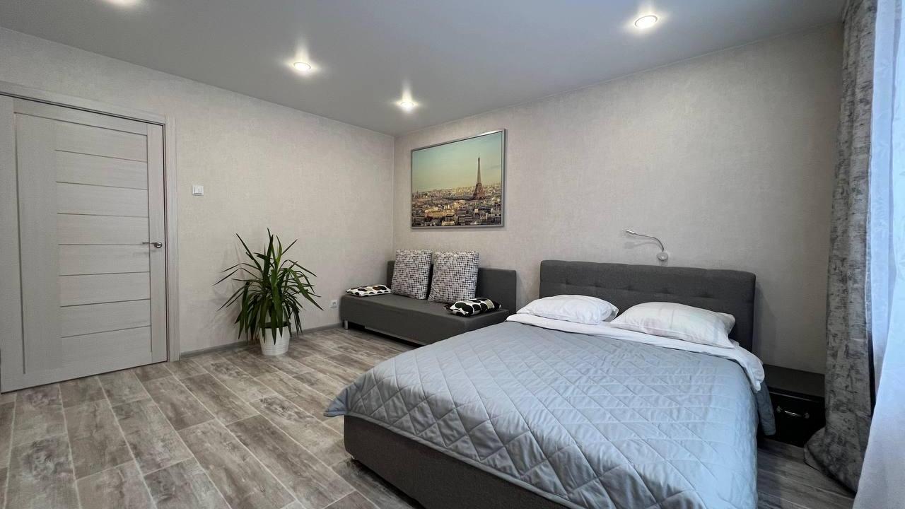 Real photos of EasyRent on 68B Leningradskaya Street