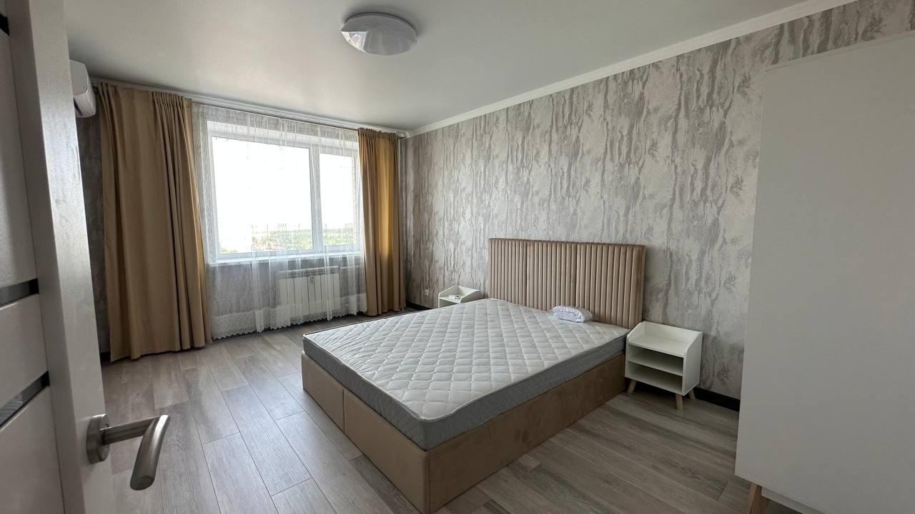 Real photos of Apartment from the company Home Hotel on Vysotnaya
