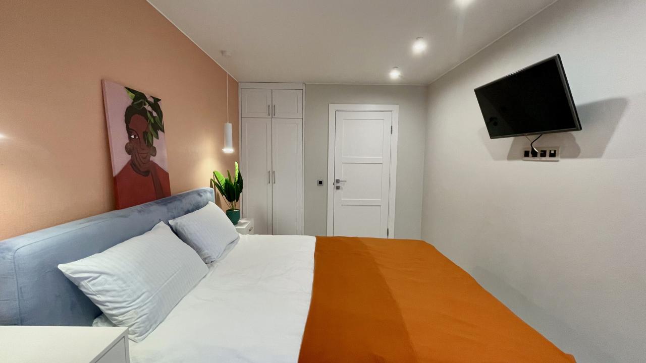 Реальные фото Cozy 2-room apartment on Voskresenskiy boulevard 5