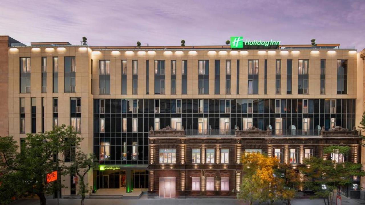 Реальные фото Holiday Inn Yerevan Republic Square (Холидей Инн Ереван Репаблик Сквер)