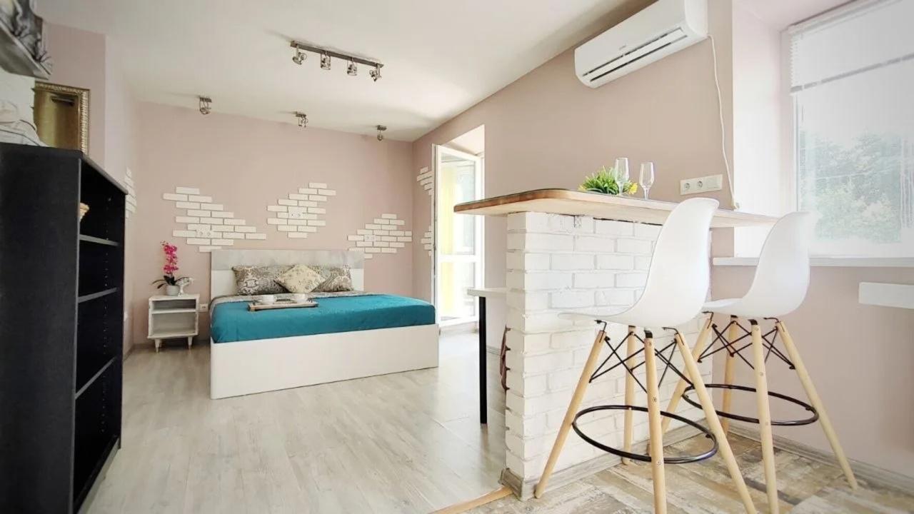 Real photos of RENT27.RU Studio in the Southern microdistrict