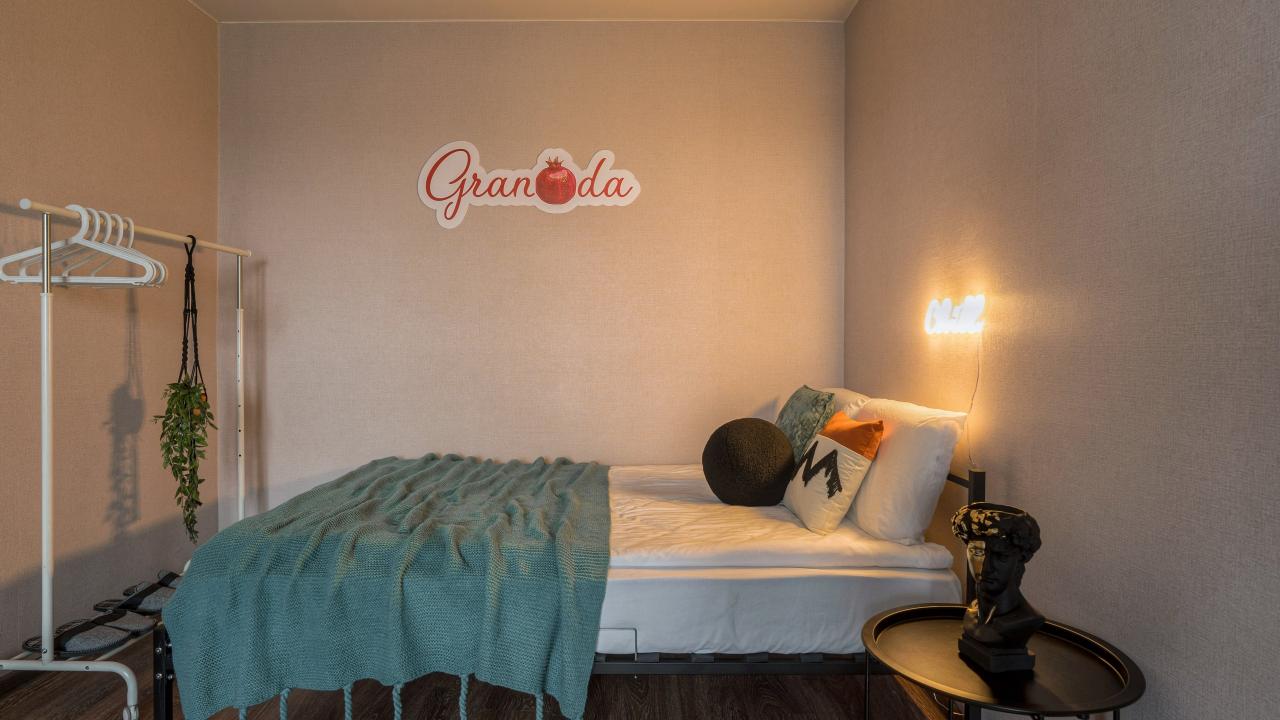 Real photos of GRANADA on Bulat Okudzhava street 13