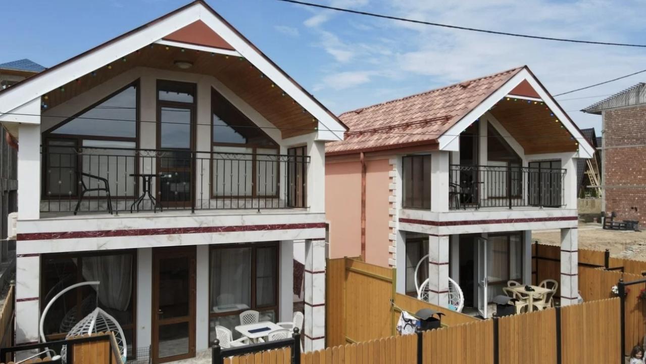 Real photos of PINK HOUSE