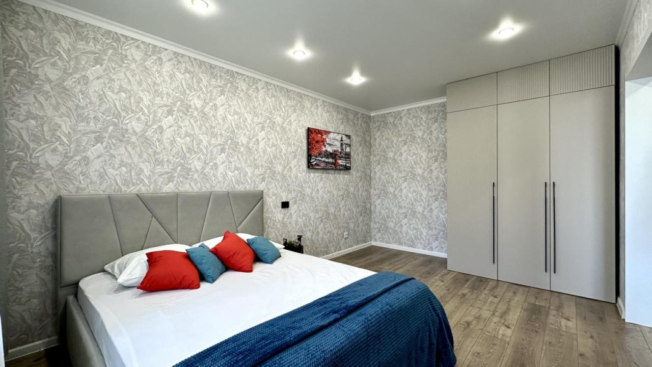 Real photos of Apartment from the company Home Hotel on Avtomobilistov, 15