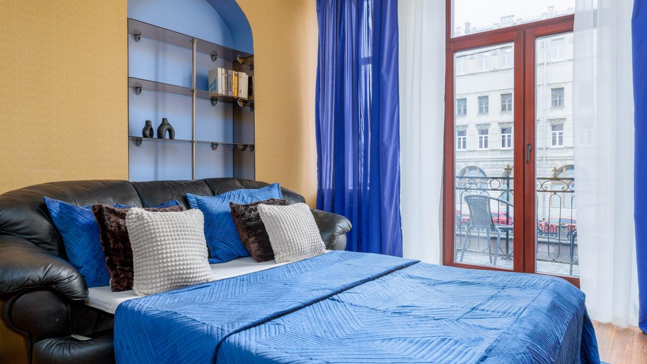Real photos of DeRent Apartments on the embankment of the Griboyedov Canal 37