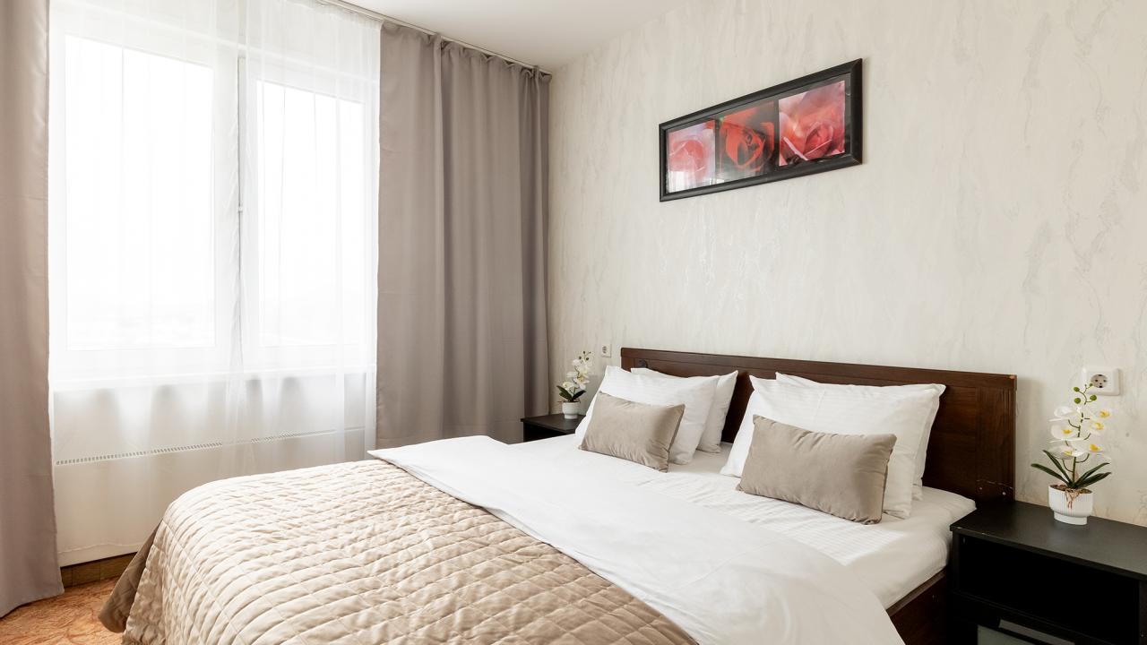 Реальные фото HomeHotel (ХоумОтель) на улице Бурнаковская 105