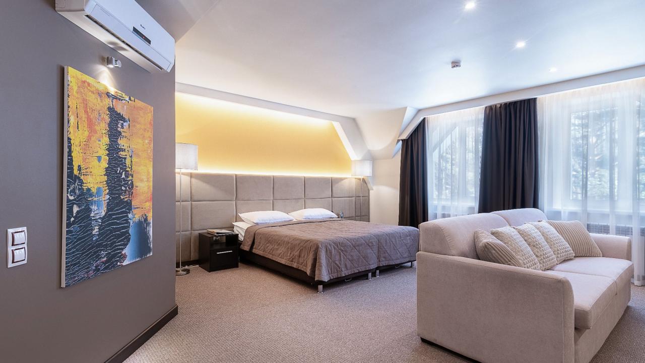 Real photos of Sedanka Park Hotel