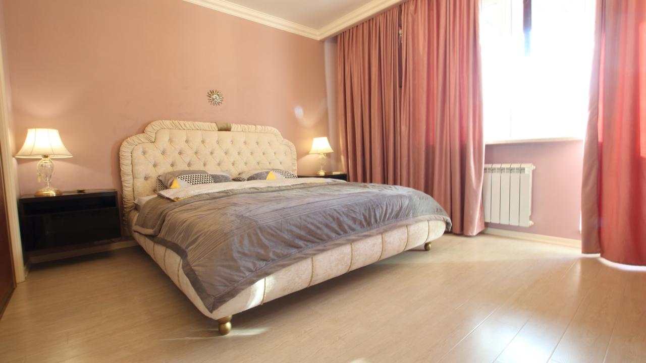 Real photos of TimHouse on Dostoevsky street 52