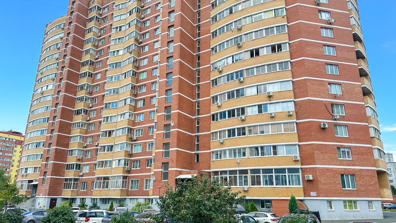 Real photos of EasyRent on 110 Alexander Kudashev Street
