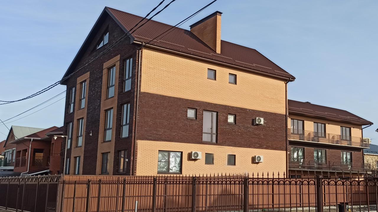 Real photos of House 9