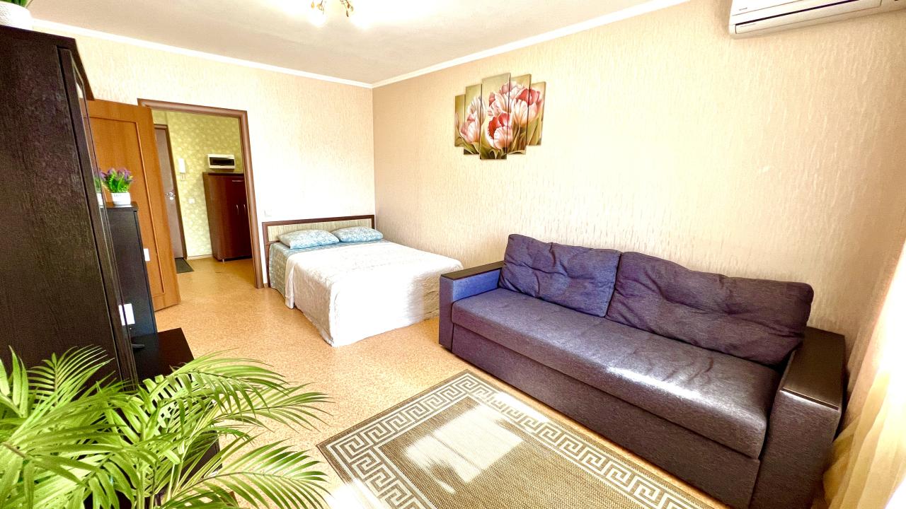 Real photos of Samara apartments on Revolutsionnaya Street 5