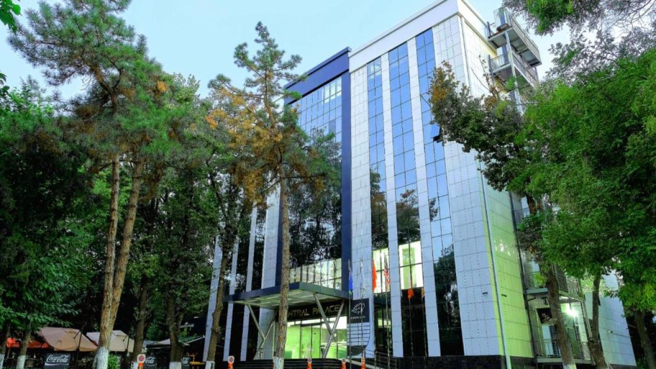 Real photos of Central Palace Hotel