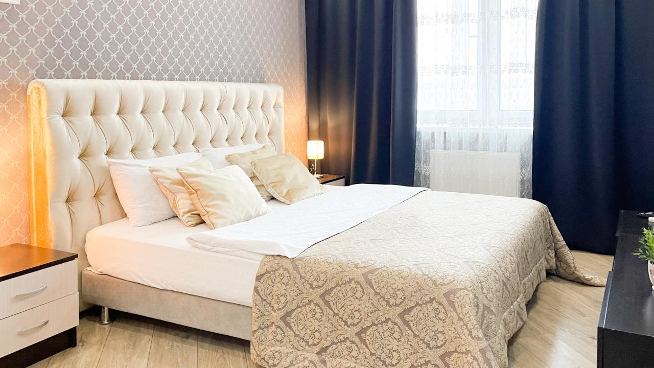 Real photos of DreamApart Apartments on Sarabeeva Street