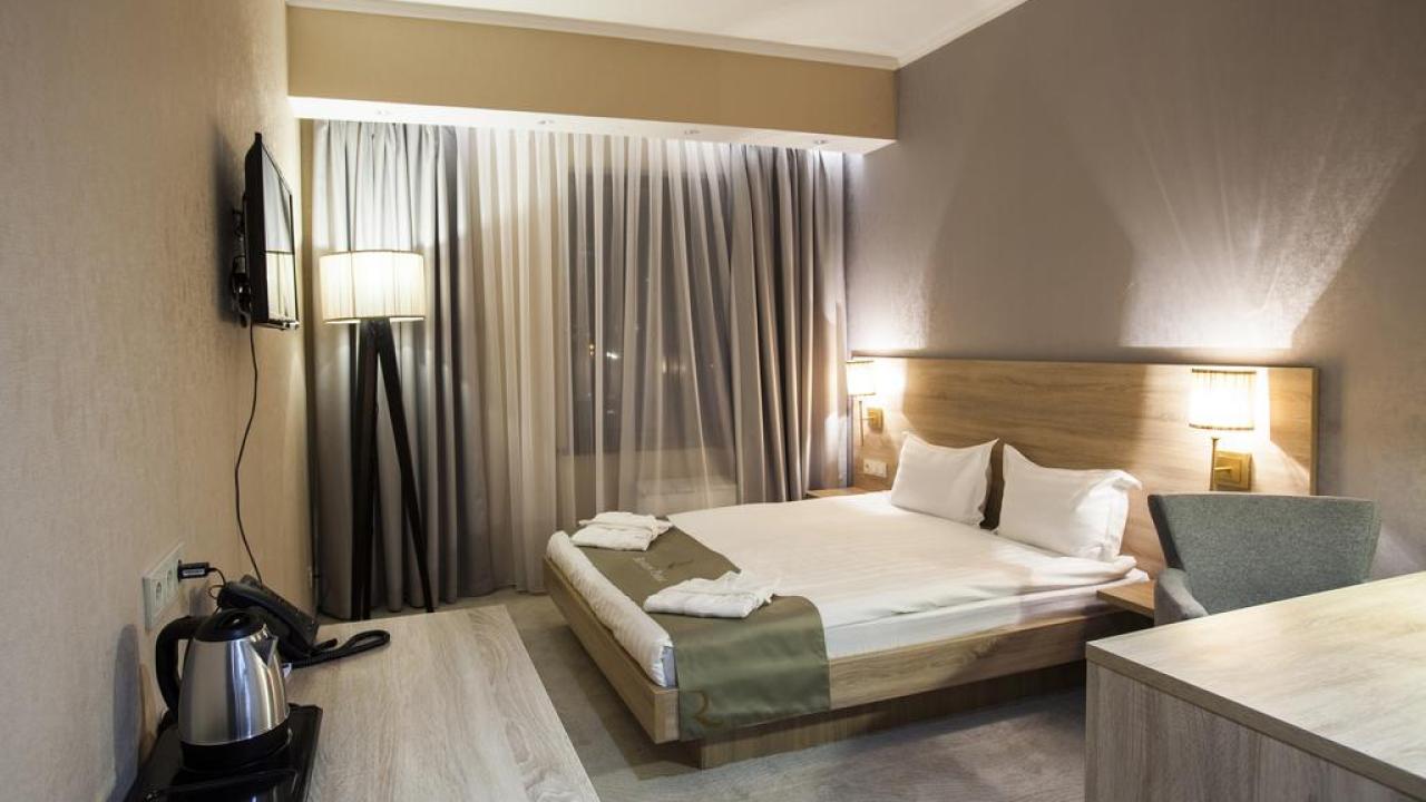 Реальные фото Renion Park Hotel (Ренион Парк)