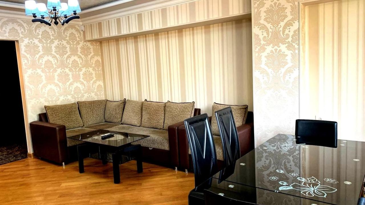Реальные фото Perte House на улице Хоренаци 25