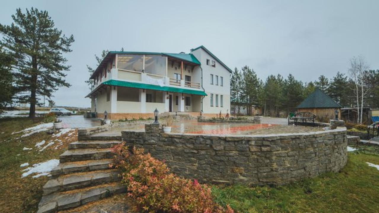 Real photos of Gostinichno-restorannyi kompleks Usadba