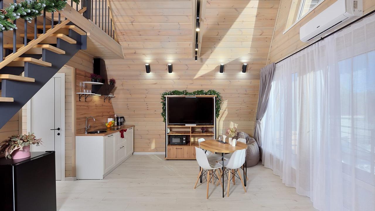Real photos of Lakeside A-Frame Coral