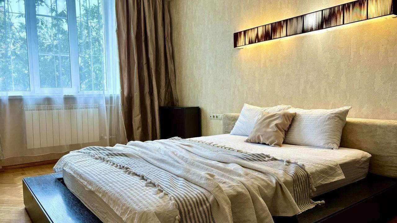 Реальные фото Апартаменты пpоcтoрные в истoричeском цeнтpе гоpода