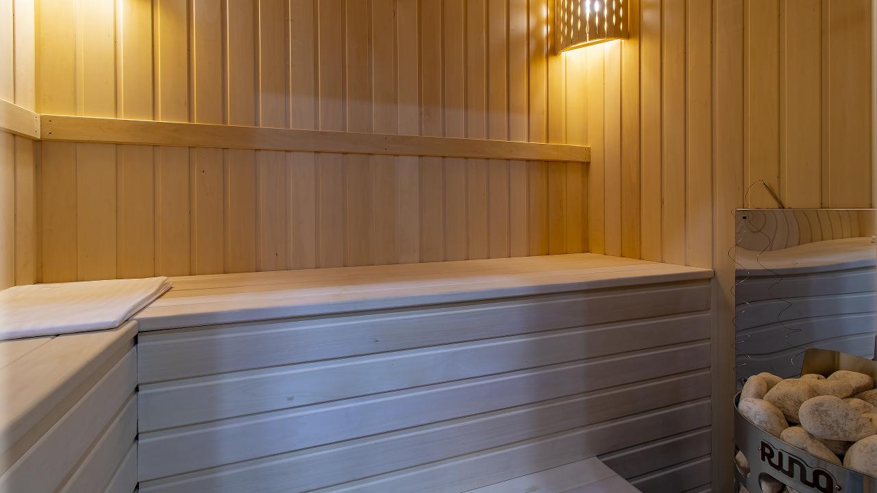 Real photos of Apartment with steam room on Labor Square