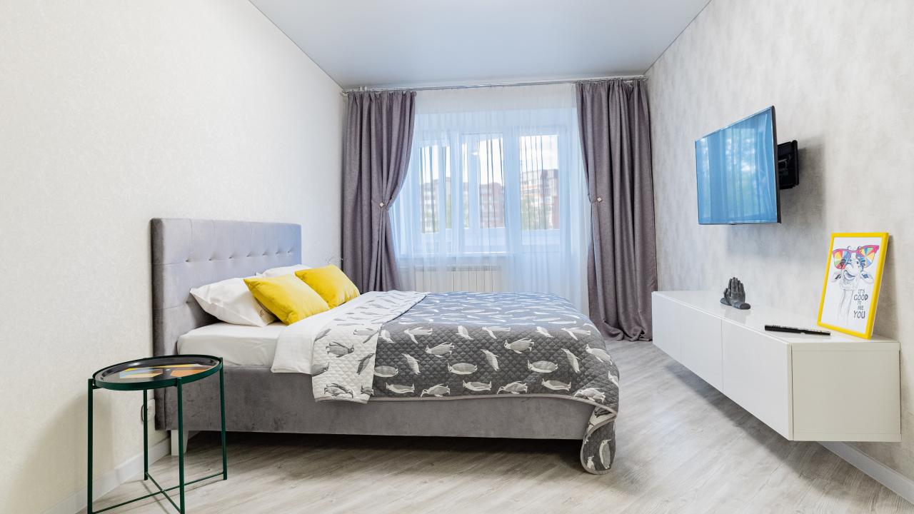 Real photos of Petrovsky apartments on Krasnoarmeyskaya Street 148