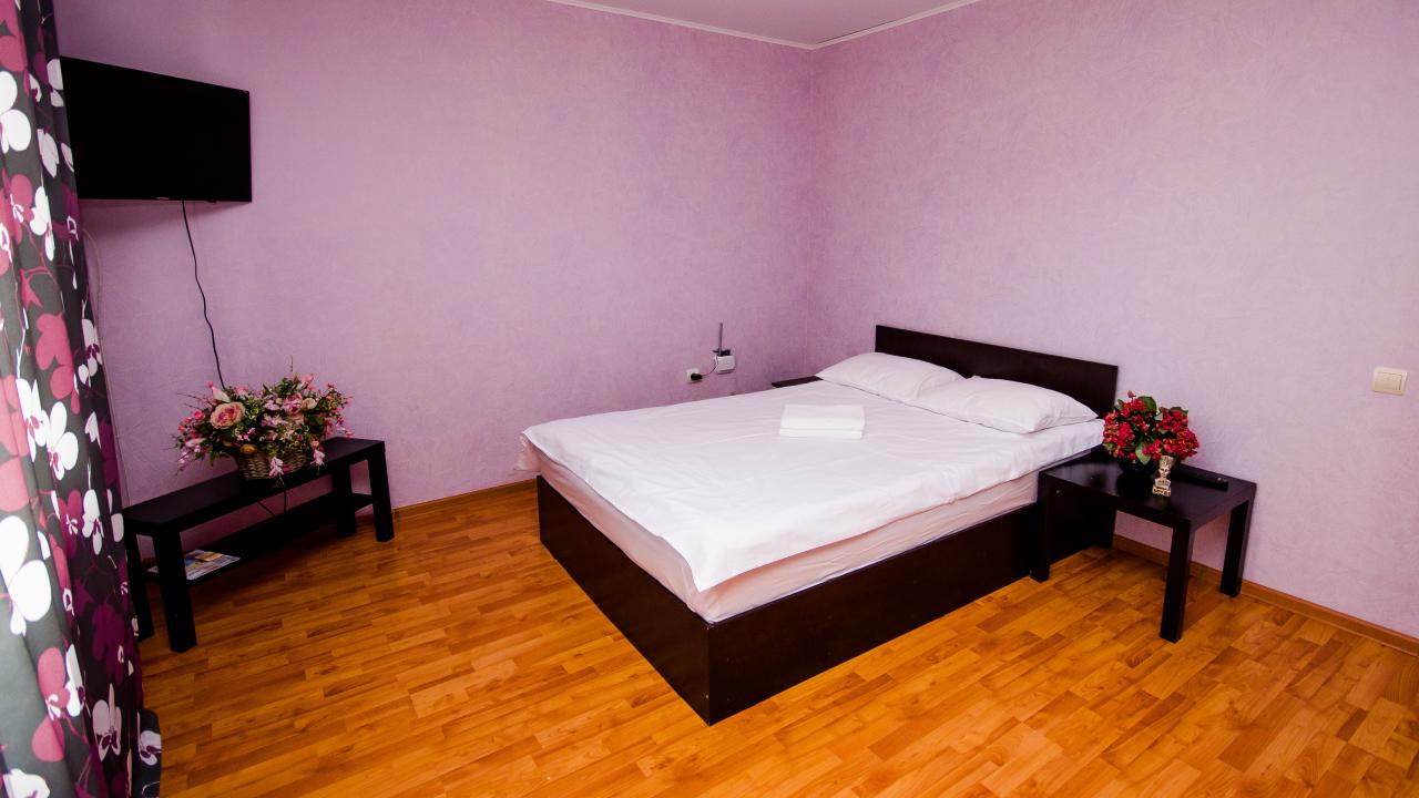 Real photos of Cozy apartment on 64 Artyom Street