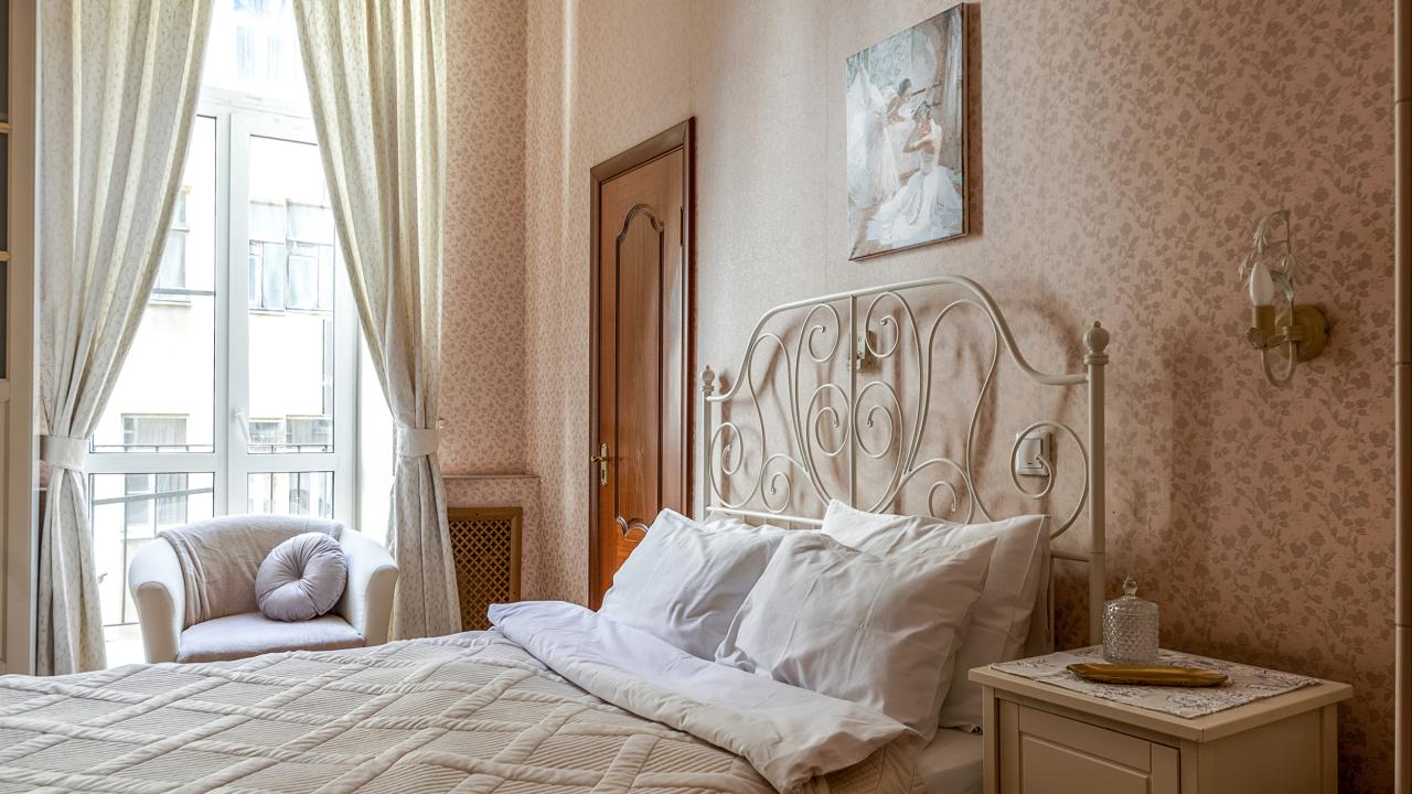 Real photos of RentDaySpb on Vosstaniya Street