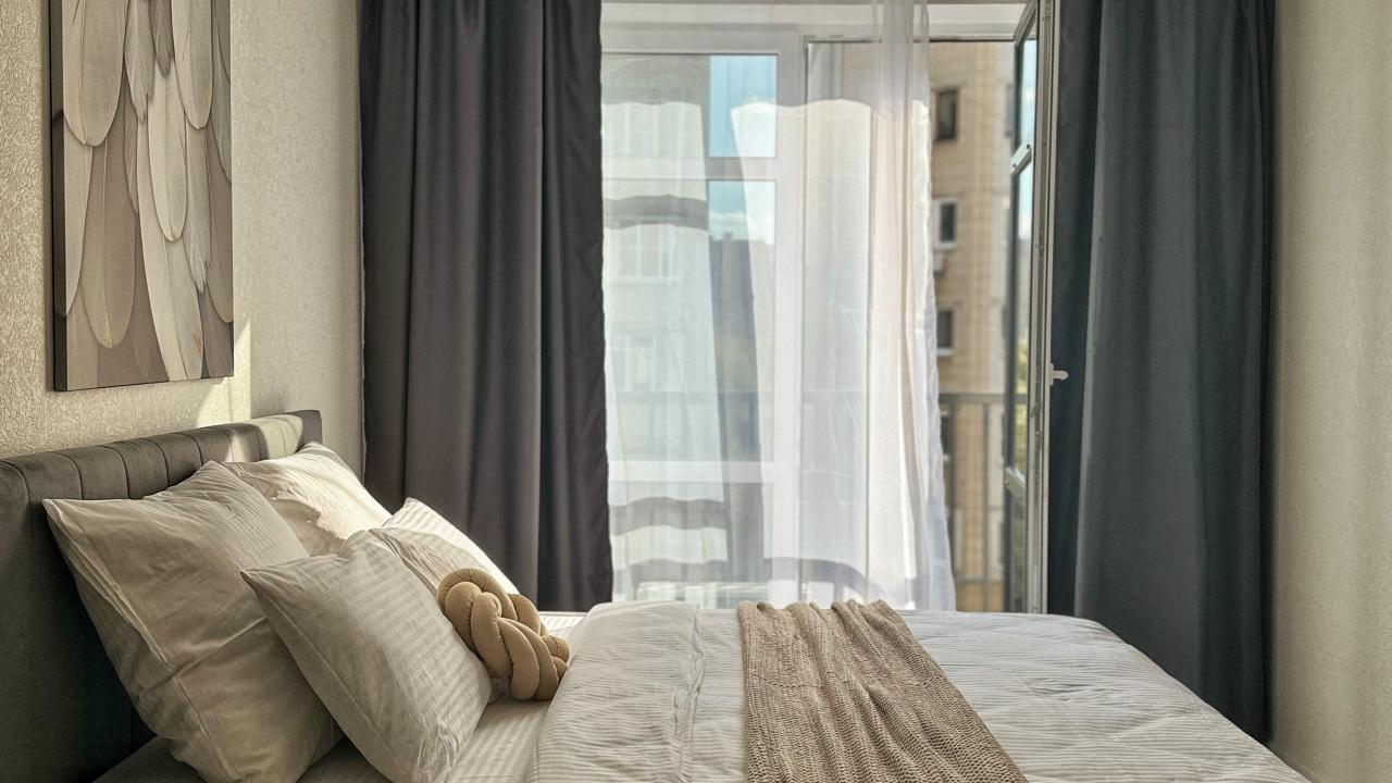 Real photos of Volga Apart on 15 Gorodskoy Val street, building 2